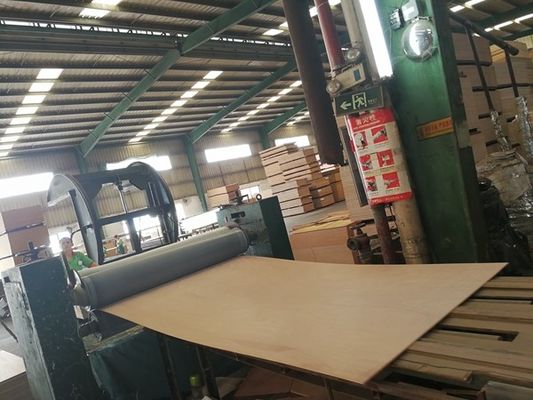 ফ্যান্সি কাঠের ফিনিয়ার সান্টোস রোজউড ম্যান-মেড ফিনিয়ার শীট 2050-3200 মিমি মিউজিকাল ইনস্ট্রুমেন্টের জন্য চীন কারখানা