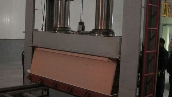 ডোর স্কিন OEM ইঞ্জিনিয়ারড কাঠের ব্যহ্যাবরণ সাদা ওক হলুদ উল্লম্ব শস্য H6205S 2500-3100mm