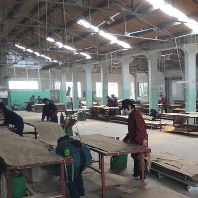 Ash Sapele Pommele ইঞ্জিনিয়ারড কাঠের ভিনিয়ার স্ট্যান্ডার্ড আকার 2500 * 640mm X4233 দরজা এবং ক্যাবিনেটের মুখের জন্য
